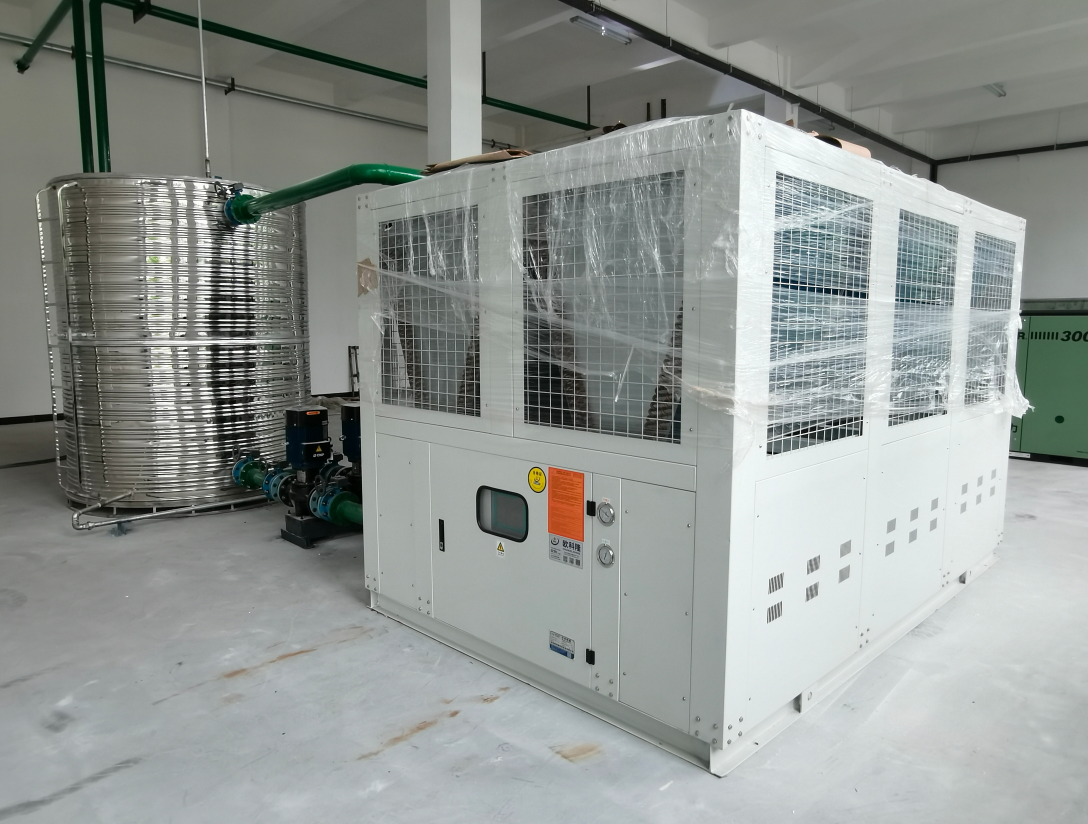 東風二汽公司風冷螺桿式冷水機應用案例